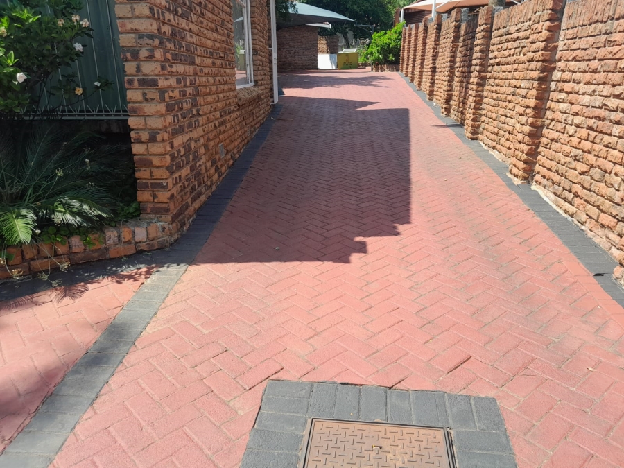 3 Bedroom Property for Sale in Safari Gardens North West